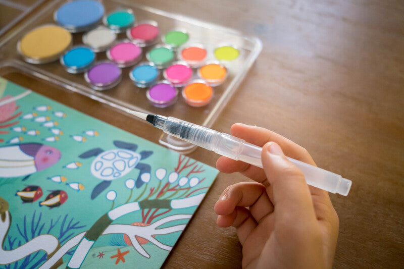ARTIST'S PALETTE with WATER BRUSH