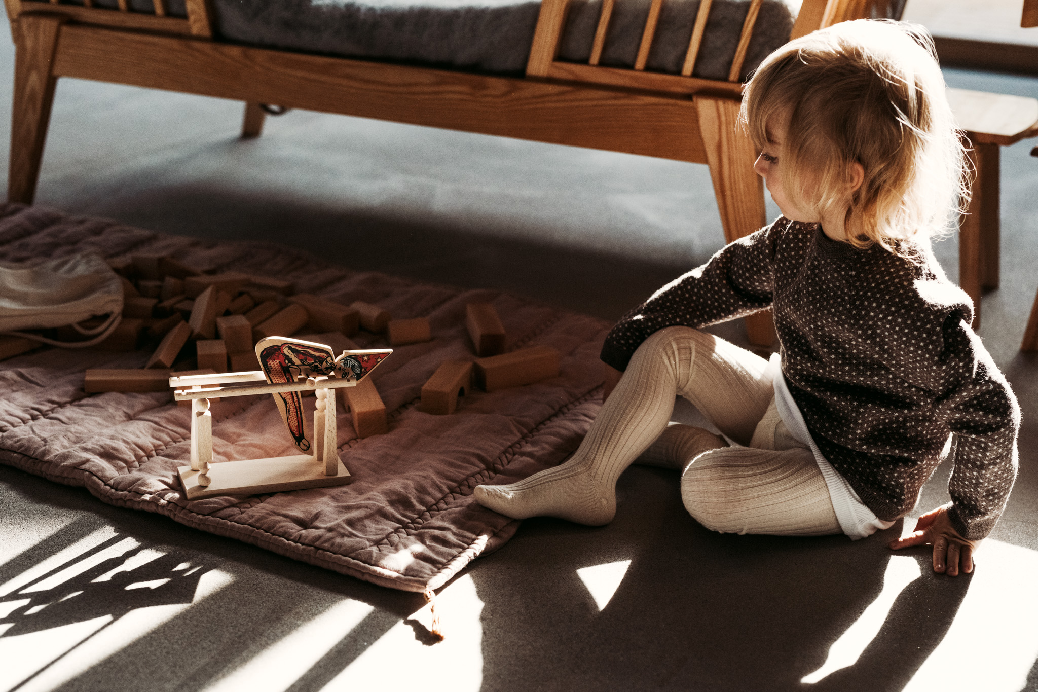Wooden Story - Acrobat Girl