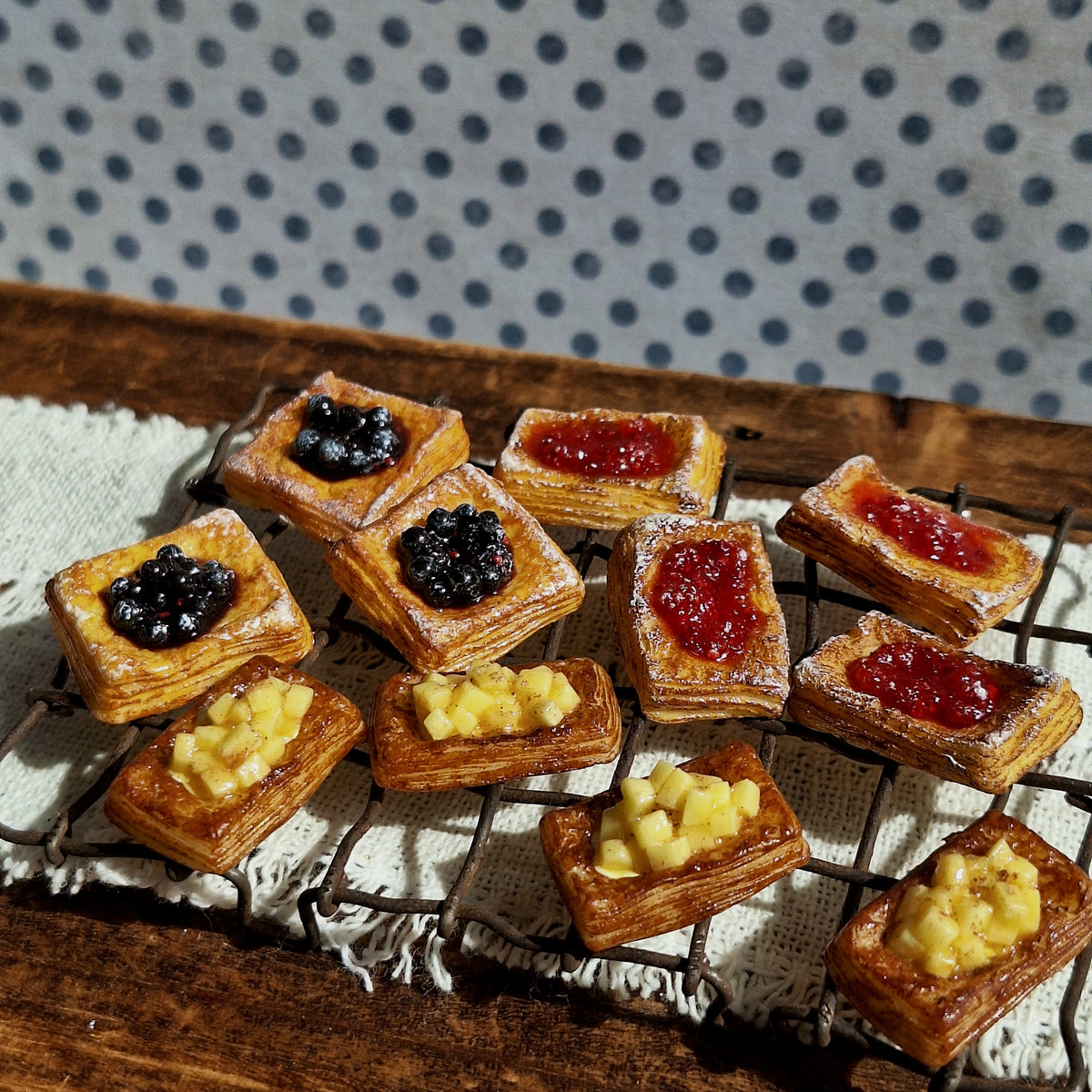 Ratatouille Miniatures - Blueberry Danish