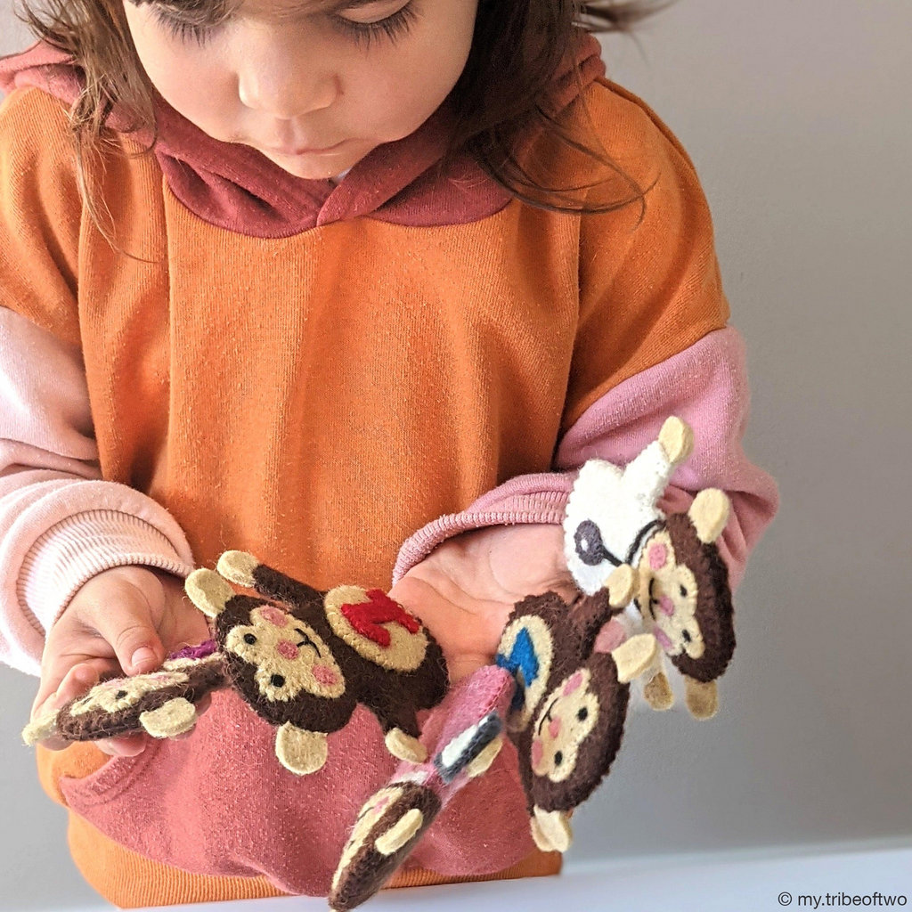 Tara Treasures - Five Little Monkeys Finger Puppet Set