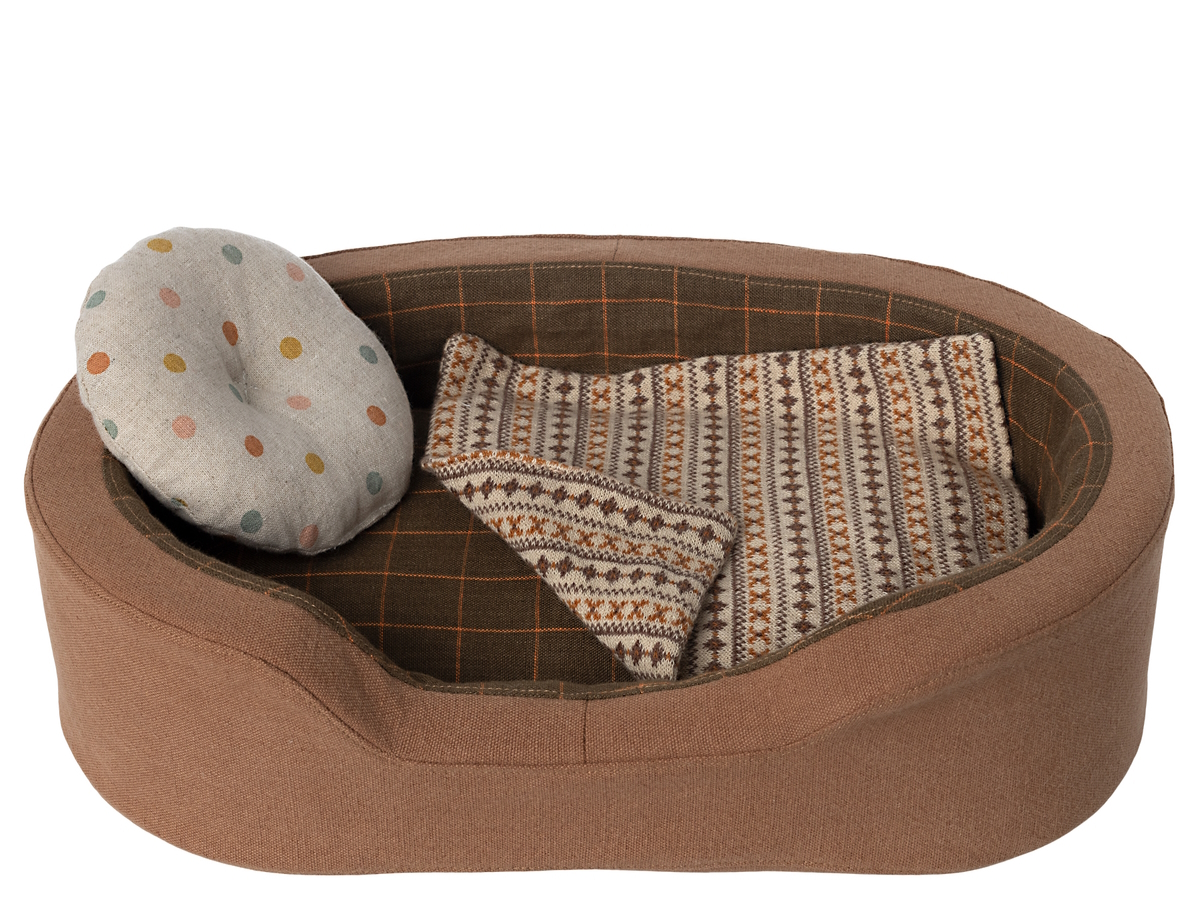 Maileg - Dog Basket Brown