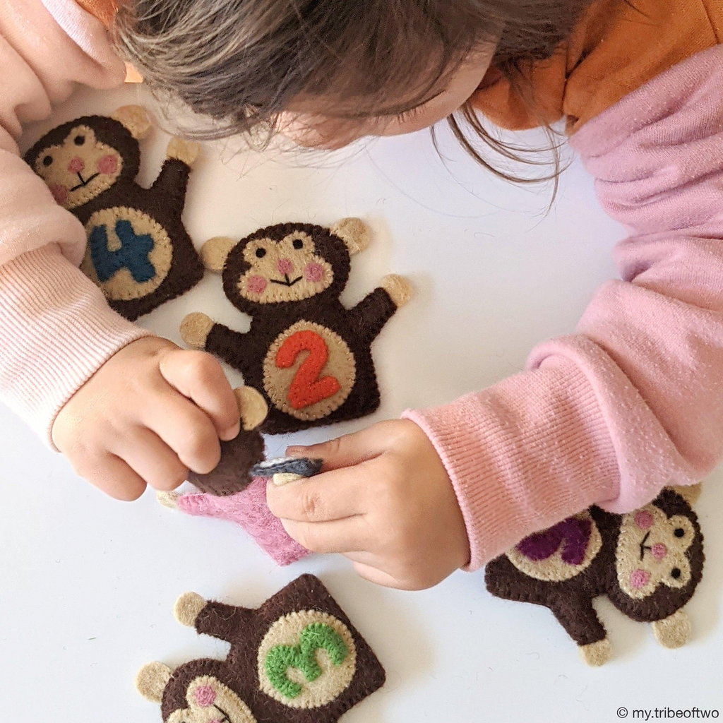 Tara Treasures - Five Little Monkeys Finger Puppet Set