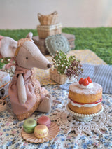 Ratatouille Miniatures -  Victoria Sponge