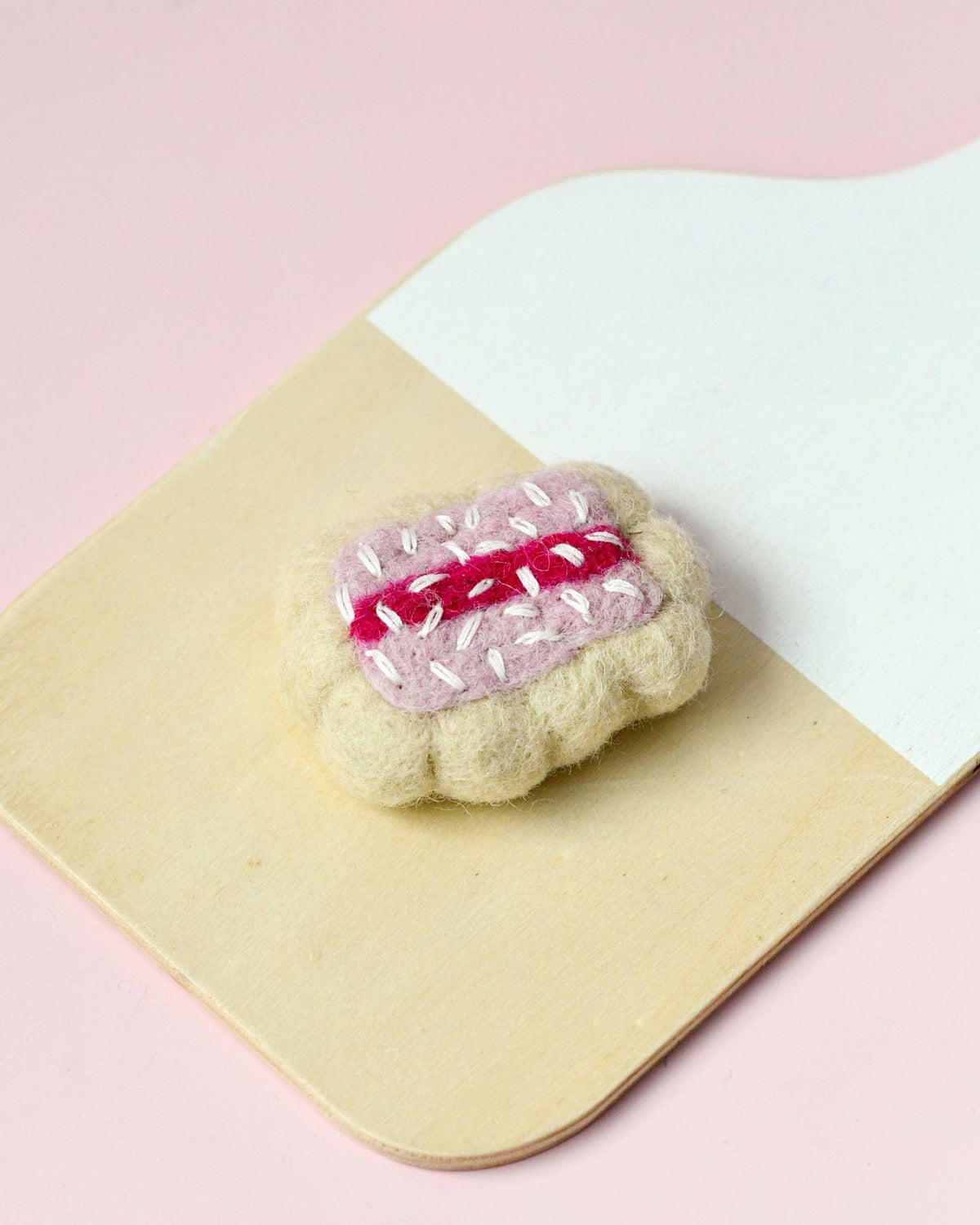 Tara Treasure - Felt Iced Vovo Biscuit