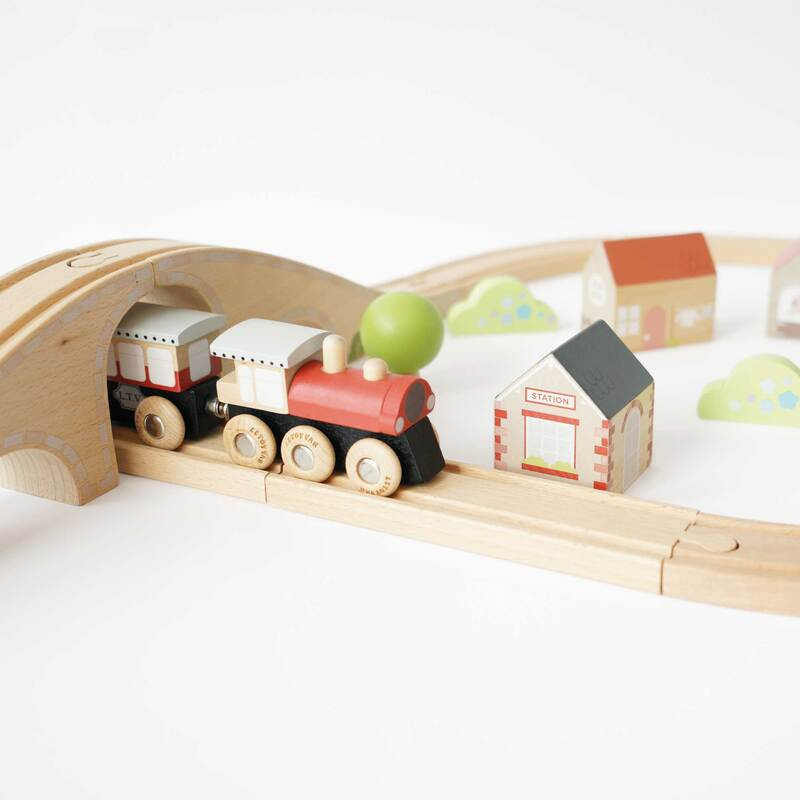 Le Toy Van - Figure 8 Train Set 40pc