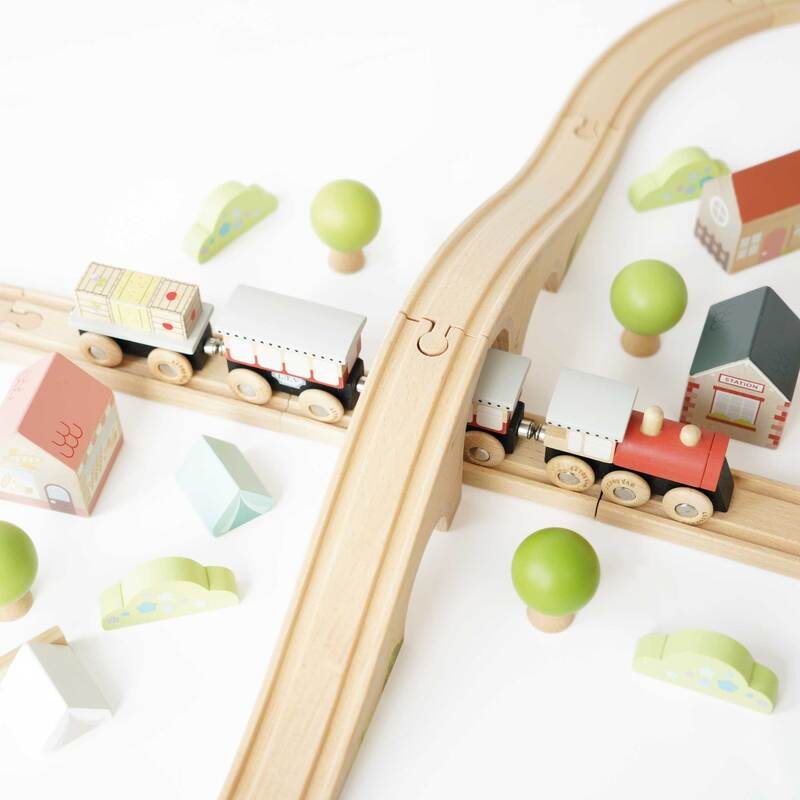 Le Toy Van - Figure 8 Train Set 40pc