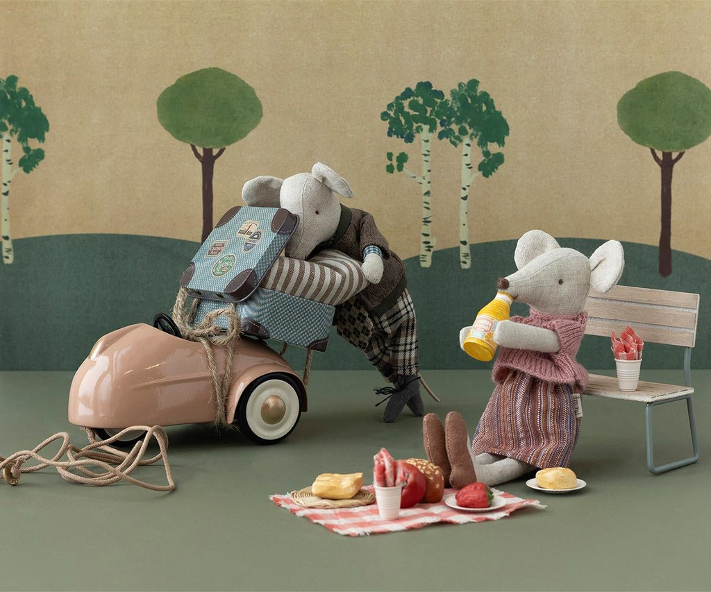 MAILEG - PICNIC SET MOUSE - *PRE ORDER DUE LATE JUNE*