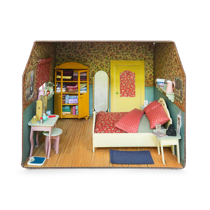 Sam & Julia - Cardboard Room - Master Bedroom