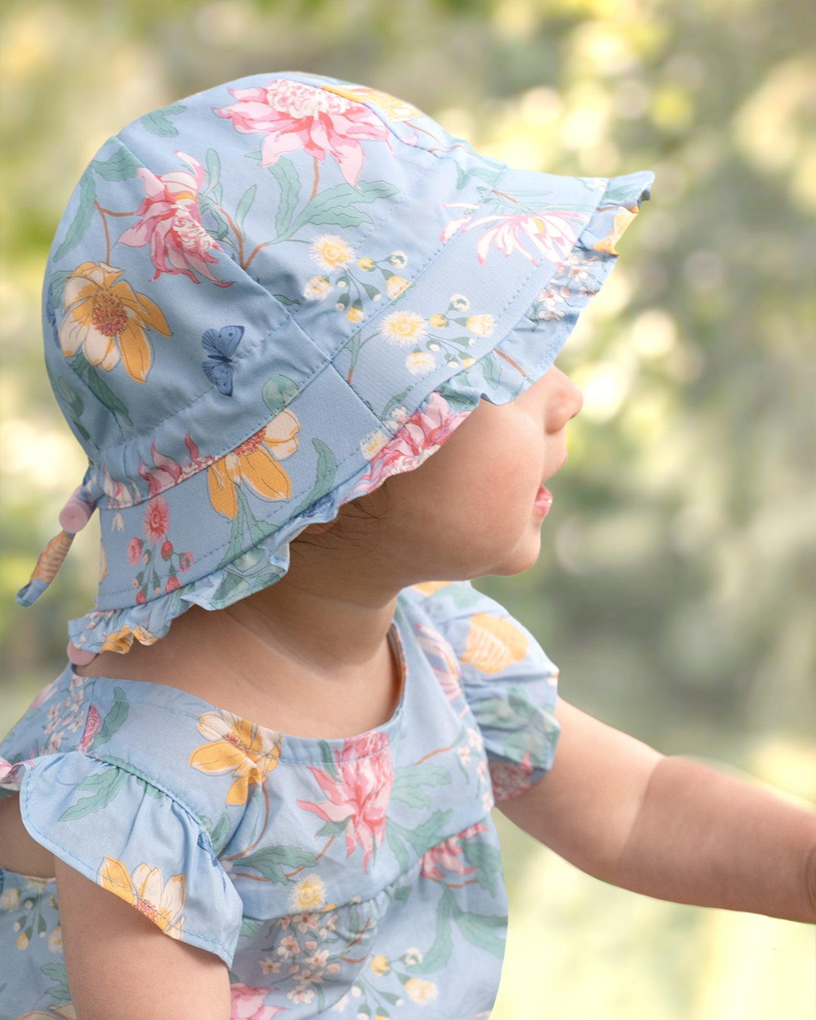 Toshi - Bell Hat Matilda - Waratah Sky