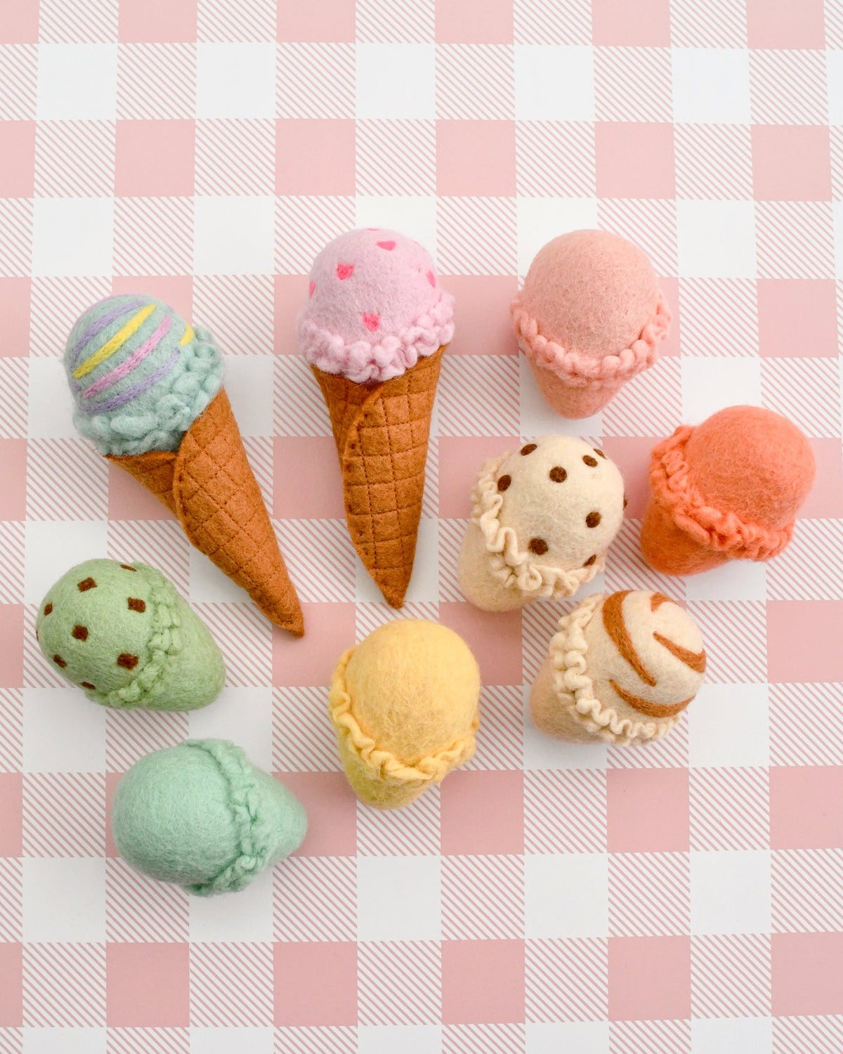 Tara Treasure - Felt Ice Cream Set - Waffle Cones & 9 Ice Cream Scoops