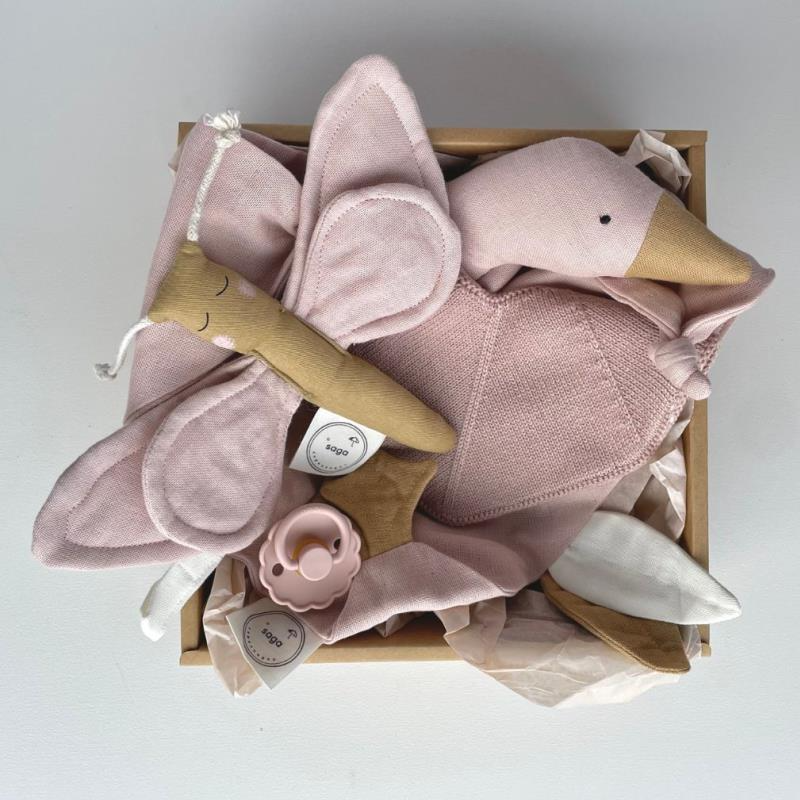 SNUGGLY ESSENTIALS BABY GIFT BOX - FREJA ROSE