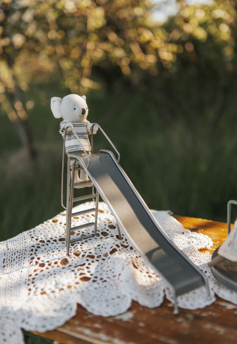 Rugaroo - Playground Slide