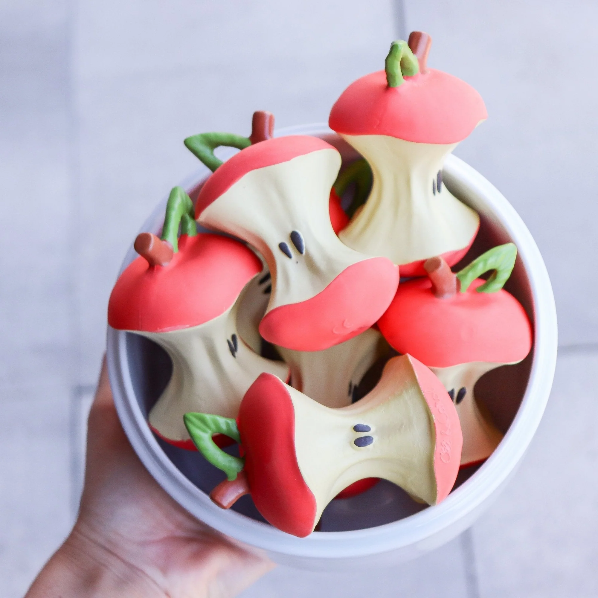 Oli & Carol - Pepa the Apple