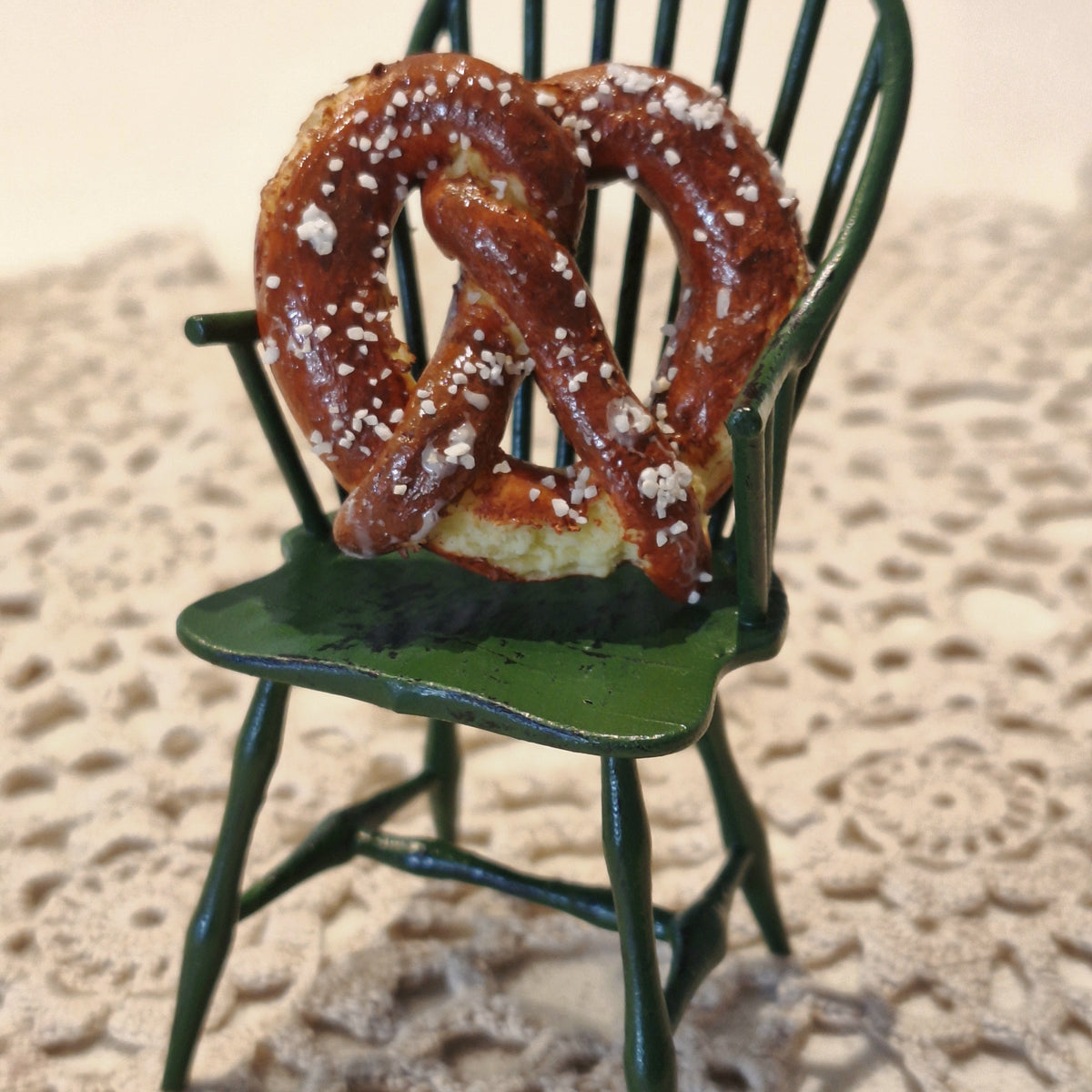 Ratatouille Miniatures - Pretzel