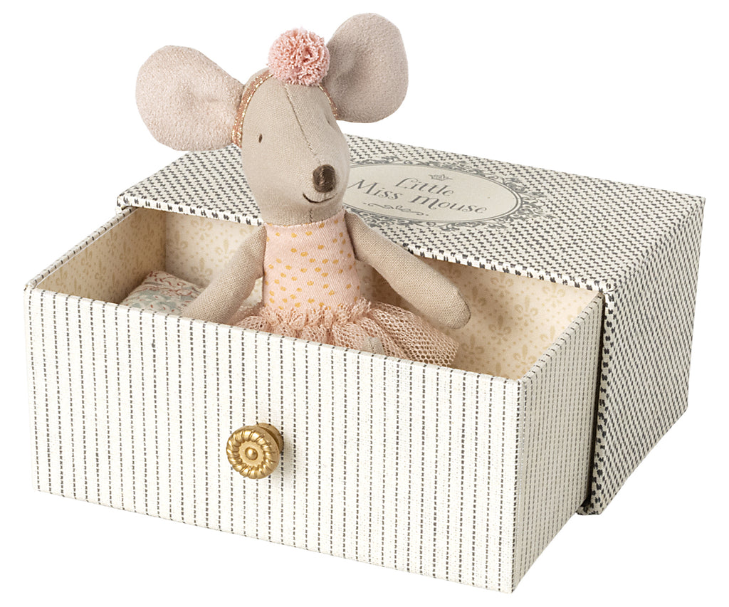 DANCE MOUSE IN DAYBED - LITTLE SISTER