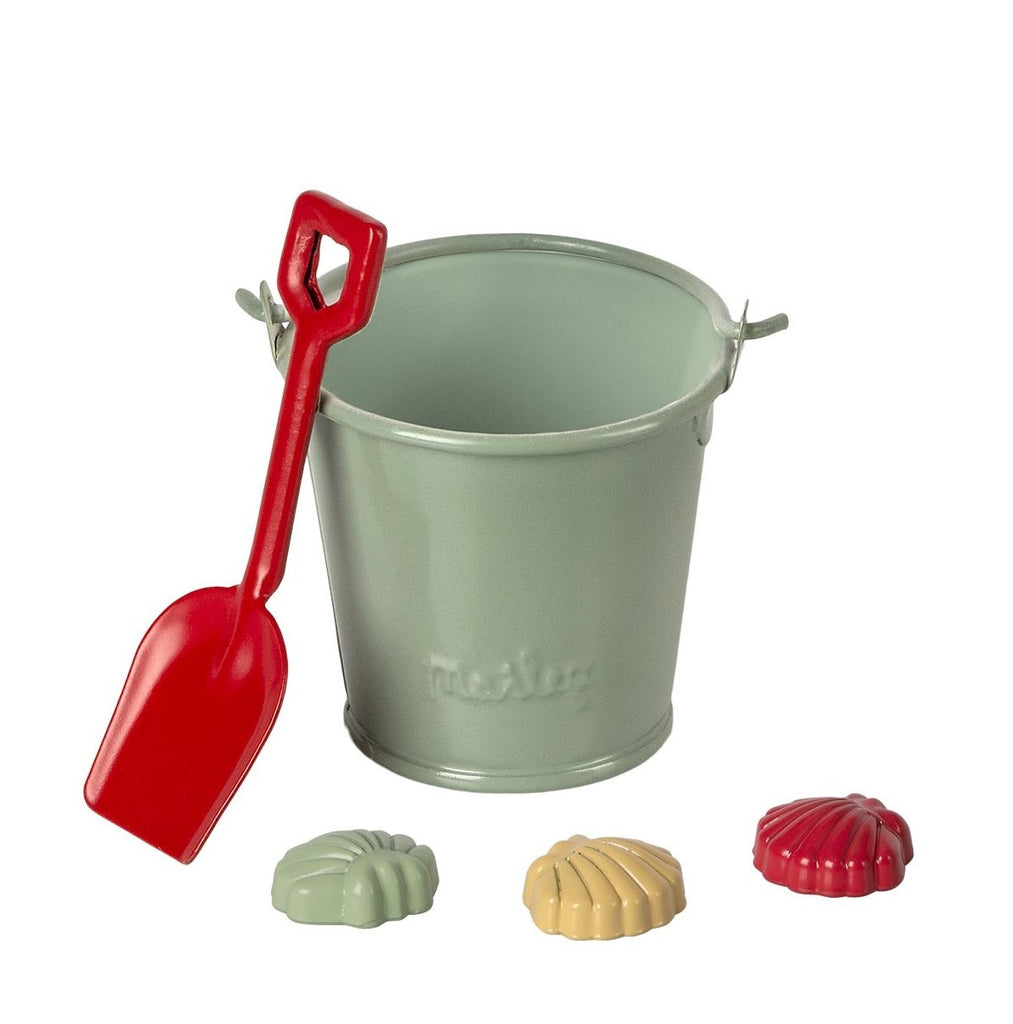 BEACH SET - SHOVEL, BUCKET & SHELLS